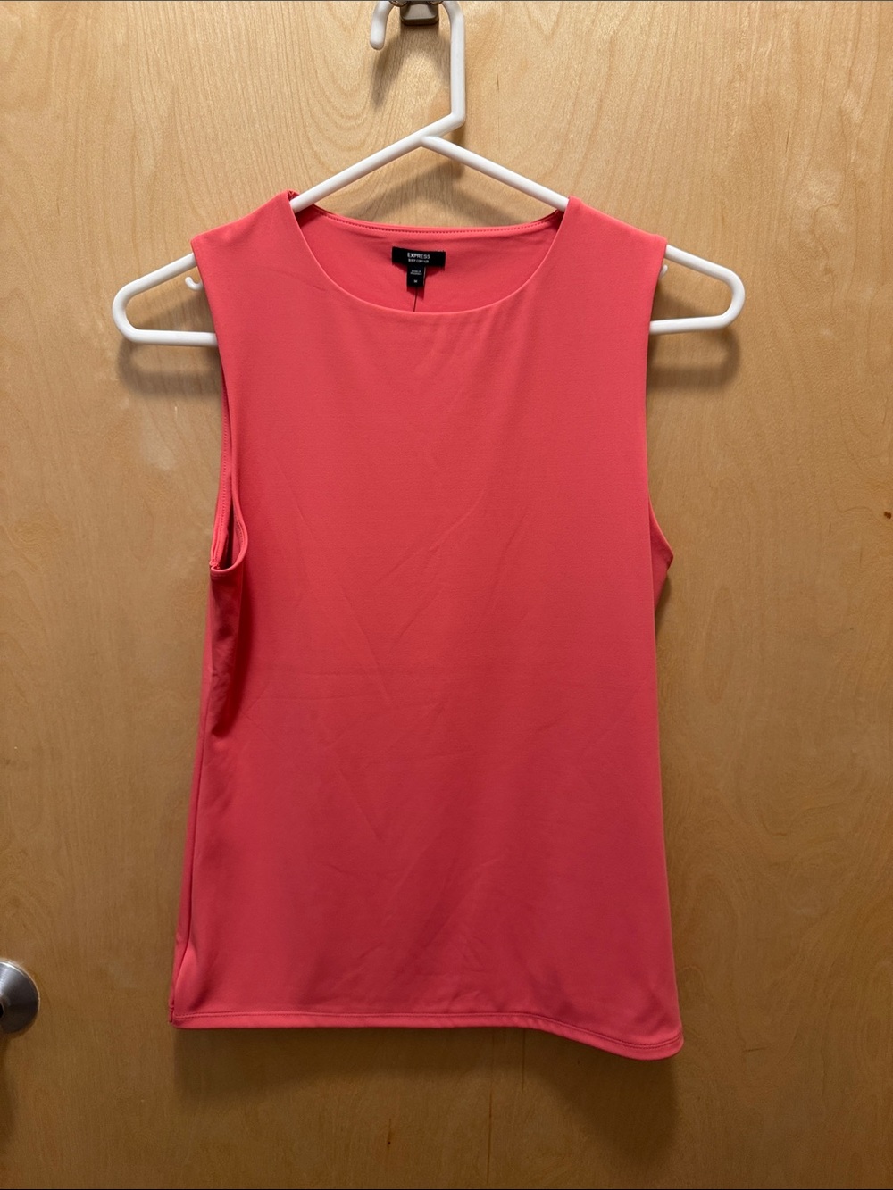 NWT Express Body Contour Tank
